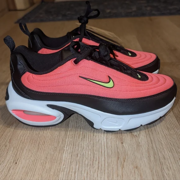 Nike Air Max Portal Women's sz 9 in Black, Volt & Hot Punch - Picture 6 of 15